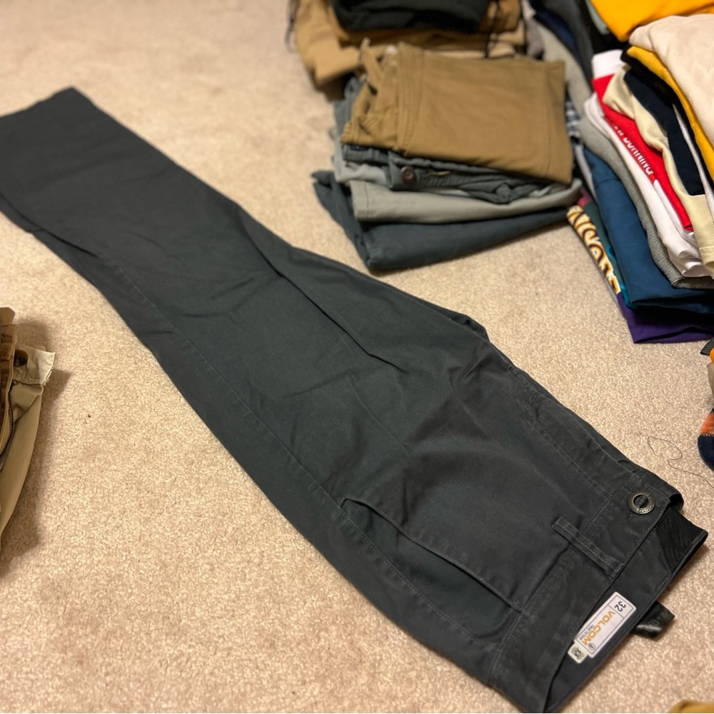 MENS VOLCOM CHINO PANTS